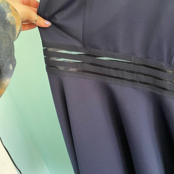 Formal navy dress - Picture 2 of 3